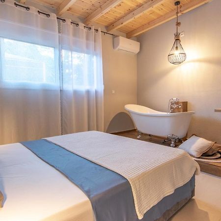 Georgianna'S Suite With Private Pool , 'Blank Suite' Charokopio Esterno foto